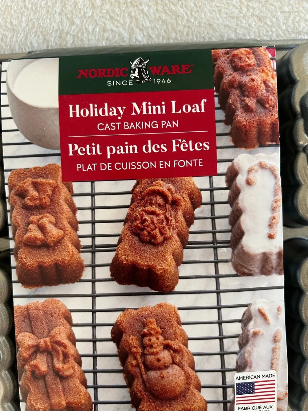 Williams Sonoma Nordic Ware 8 Loaf Holiday Mini Loaf Cakelet Pan NEW